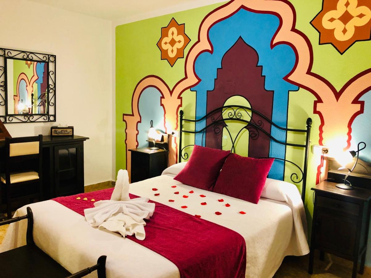 Hotel Puerta Nazarí - Housity