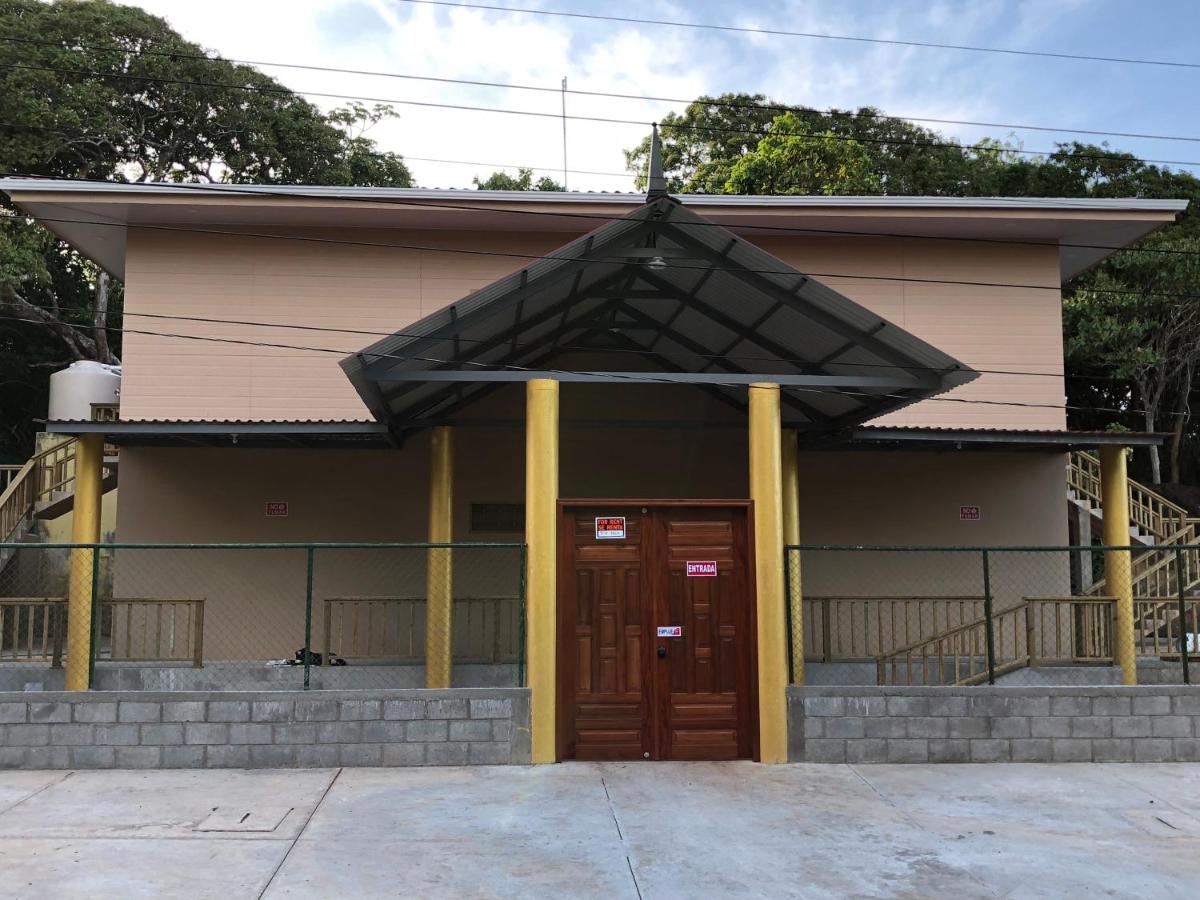 Pirates Rock 101 - Housity