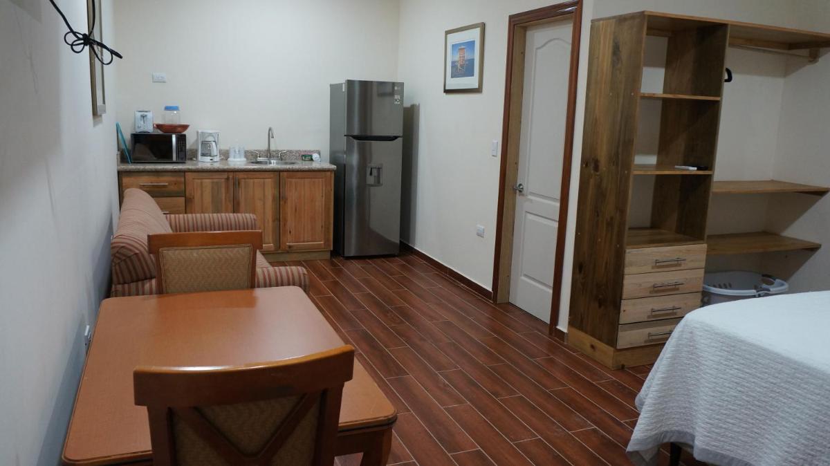 Pirates Rock 101 - Housity