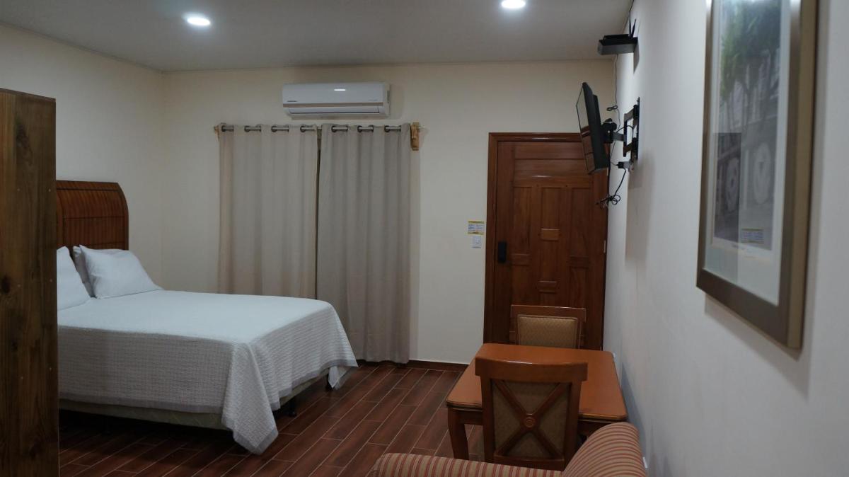 Pirates Rock 101 - Housity