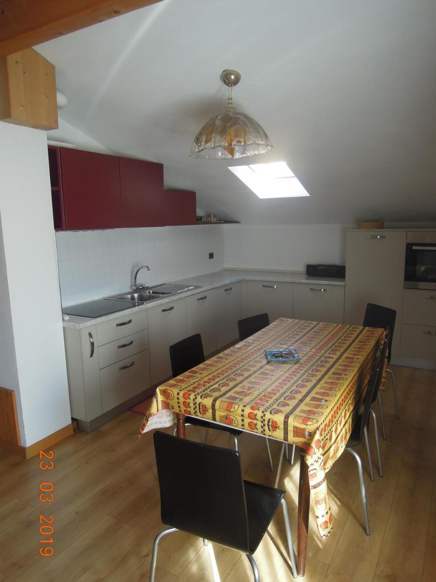 Atirano - Housity