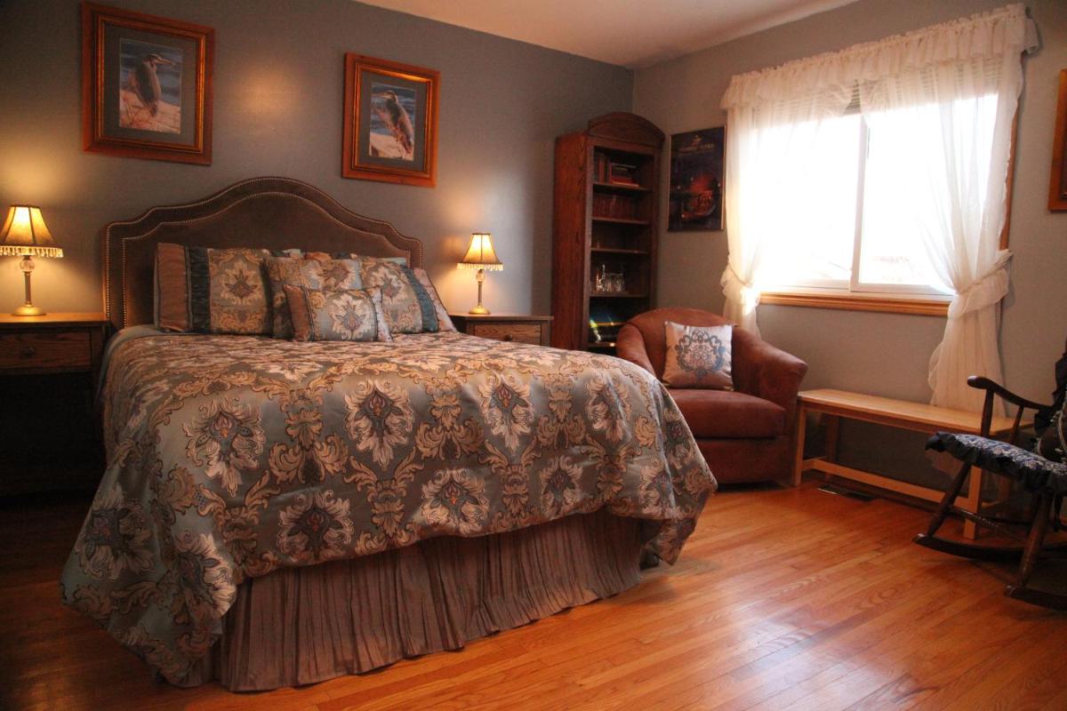 A Garden Stroll Bed & Breakfast - Housity