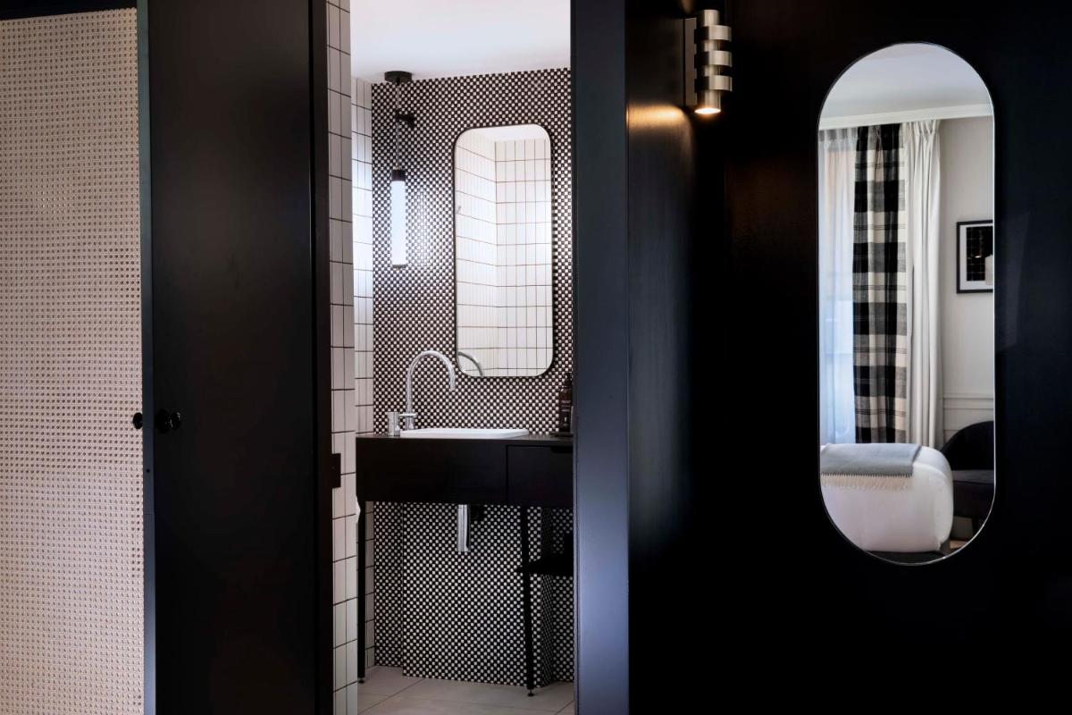 Salle de bains dans l'établissement Maison ELLE Paris