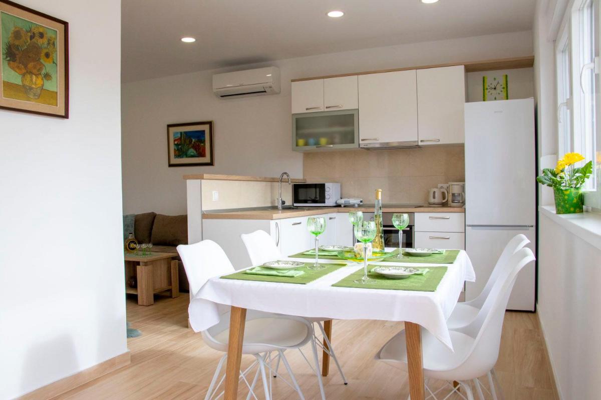 Apartments Mobine - Housity