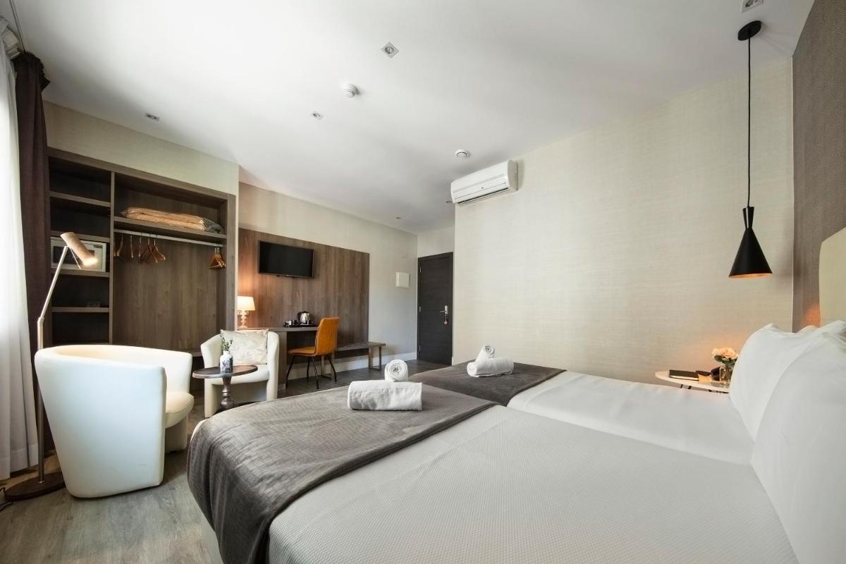 Hotel Oasis - Housity