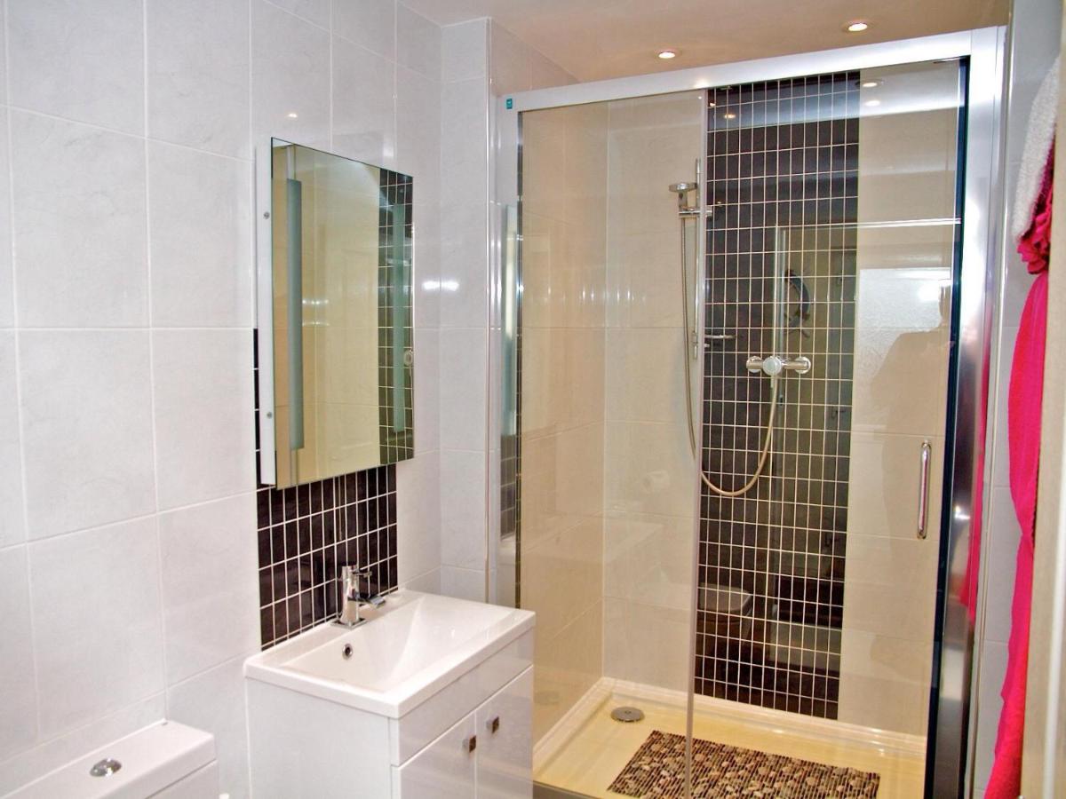 Salmon's Leap Self Catering - Housity