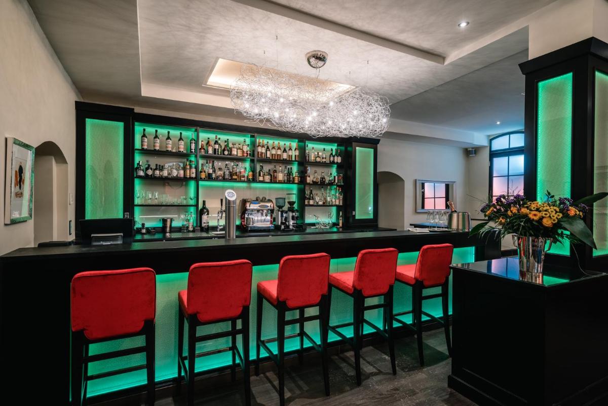 Lounge oder Bar in der Unterkunft Deidesheimer Hof