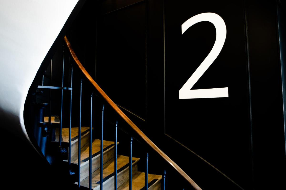 Hostellerie Du Chapeau Rouge - Housity