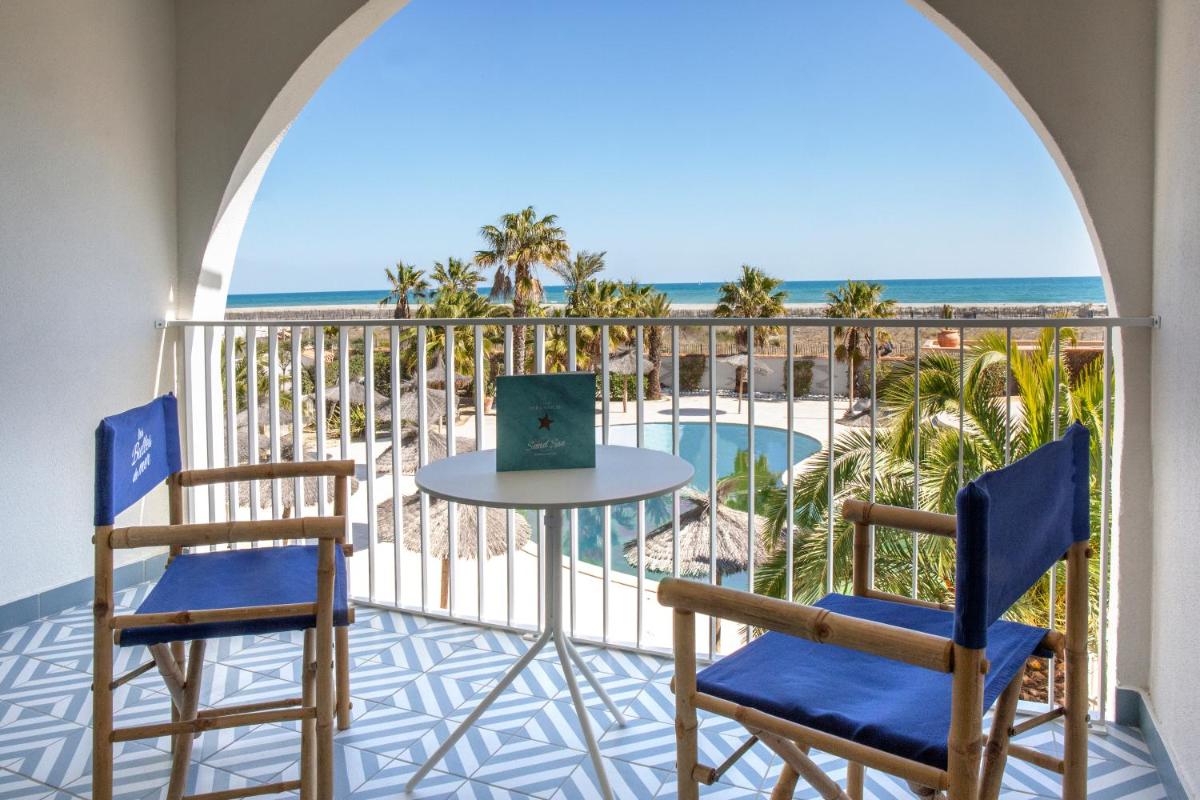 Vue générale sur la mer ou vue sur la mer prise depuis l'hôtel
