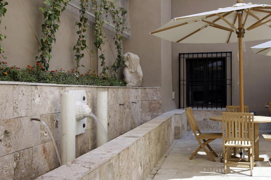 Un patio o zona al aire libre en Hotel Palacio de Mengibar