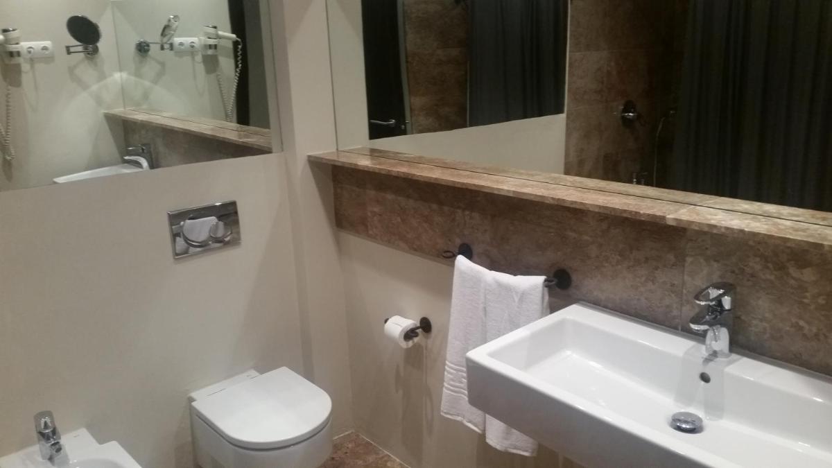 Un baño de Hotel Palacio de Mengibar