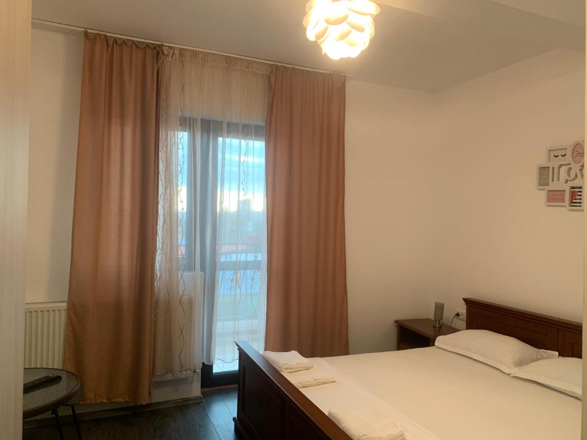 Casa Famous - Housity