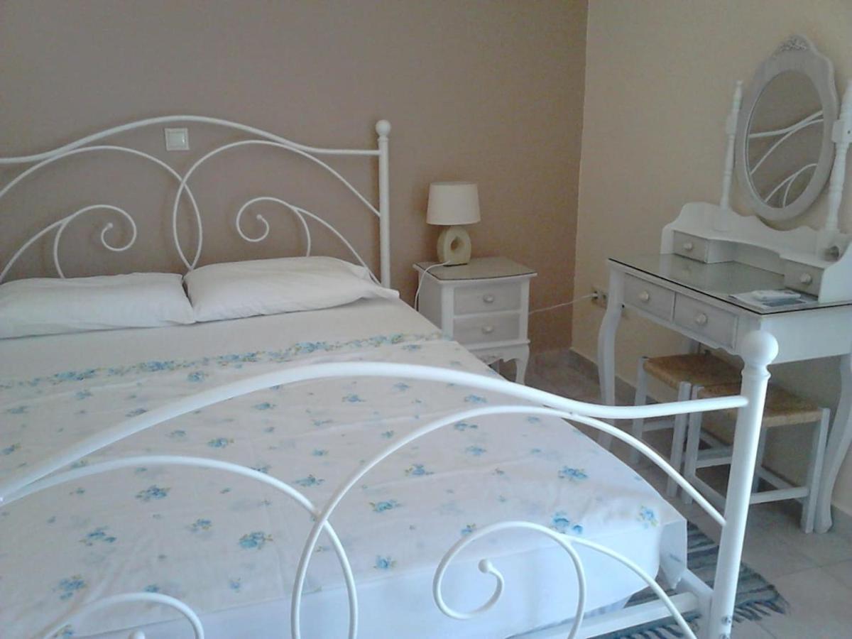 Park House -beside the Medieval Town of Rhodes-free parking - Housity