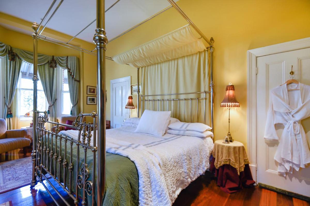 Ford House Bed & Breakfast - Housity