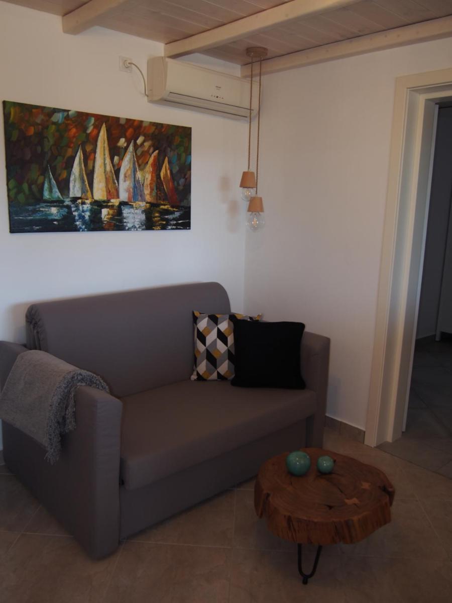 Thalatta Seaside Accommodation - Housity