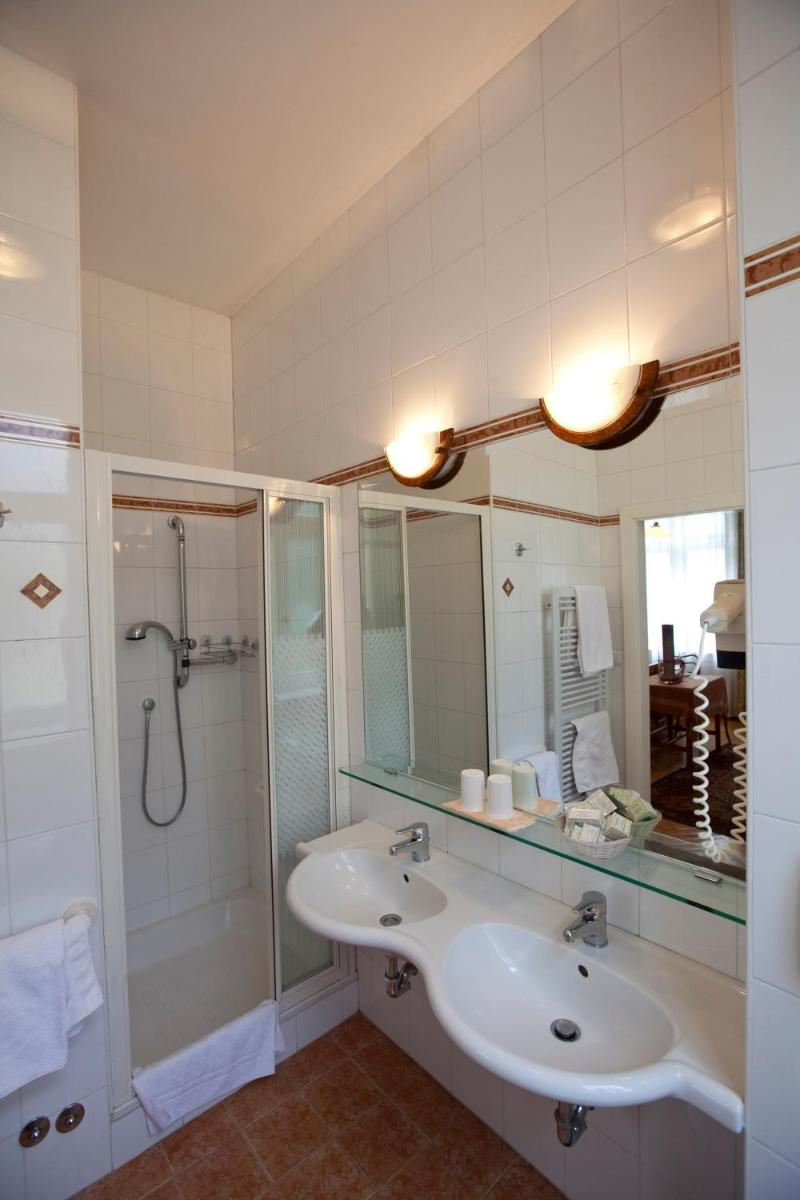 Hotel Villa Westend - Housity