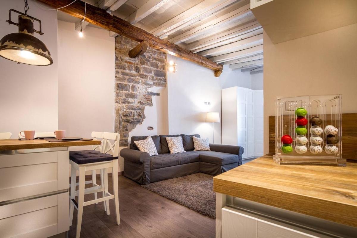 JOIVY Chic Studio in Como Centre - Housity