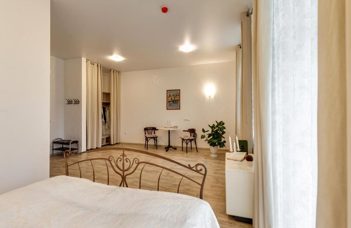 April Spa-Hotel - Housity