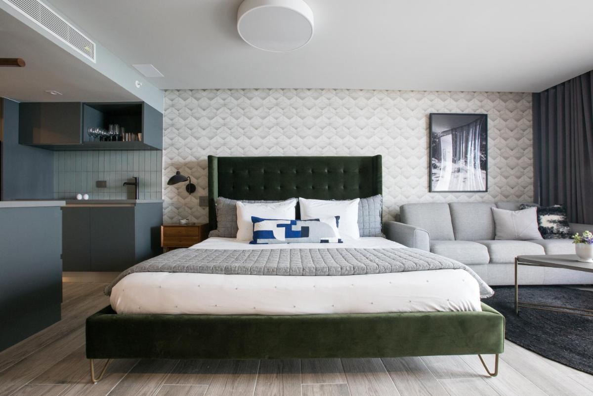 OCEAN VIEW DELUXE SUITE: PVT. BEACH & POOL - Housity