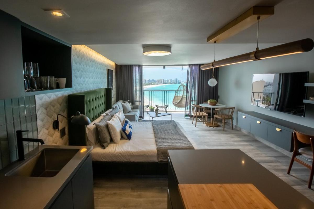 OCEAN VIEW DELUXE SUITE: PVT. BEACH & POOL - Housity