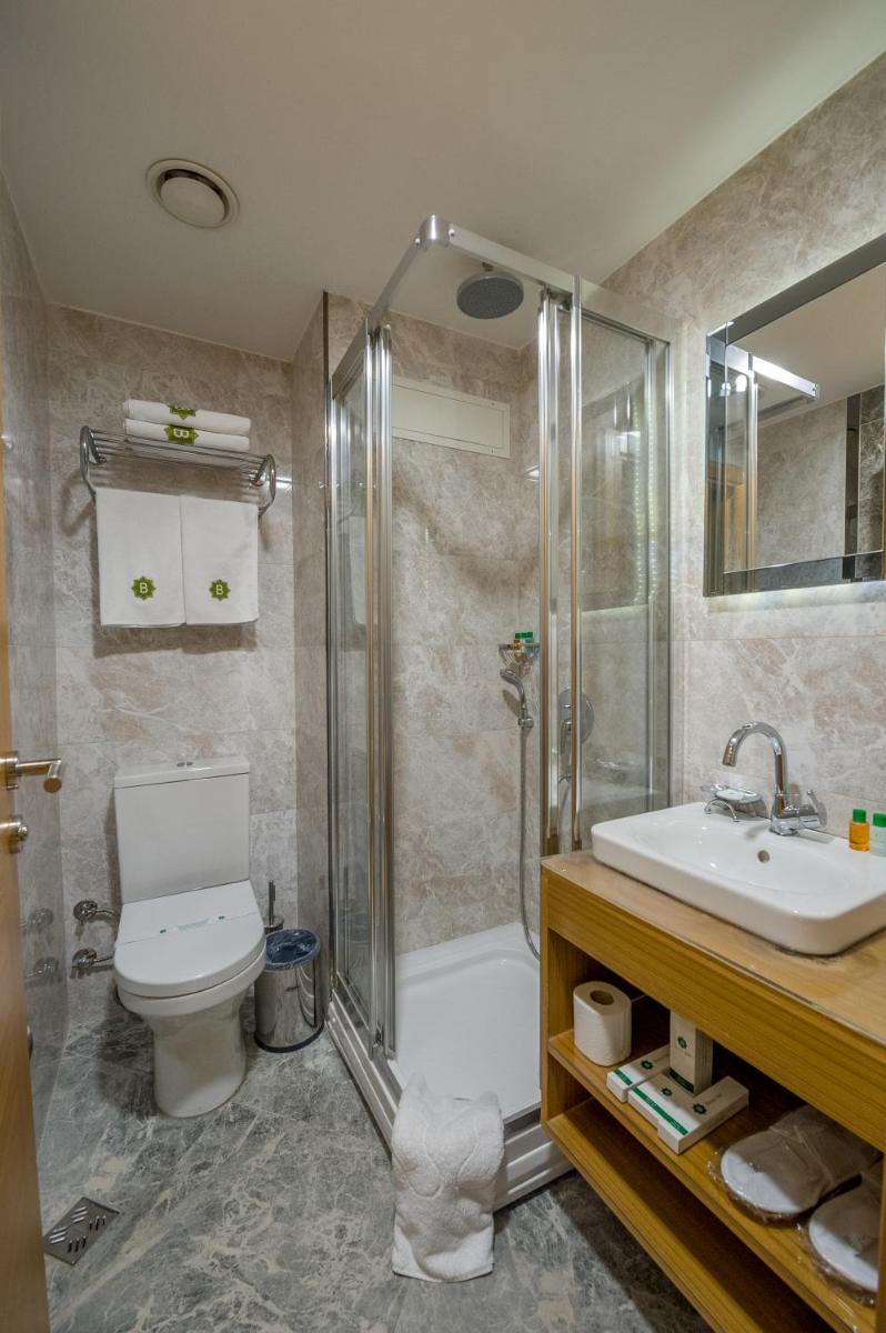 Bizim Hotel - Housity