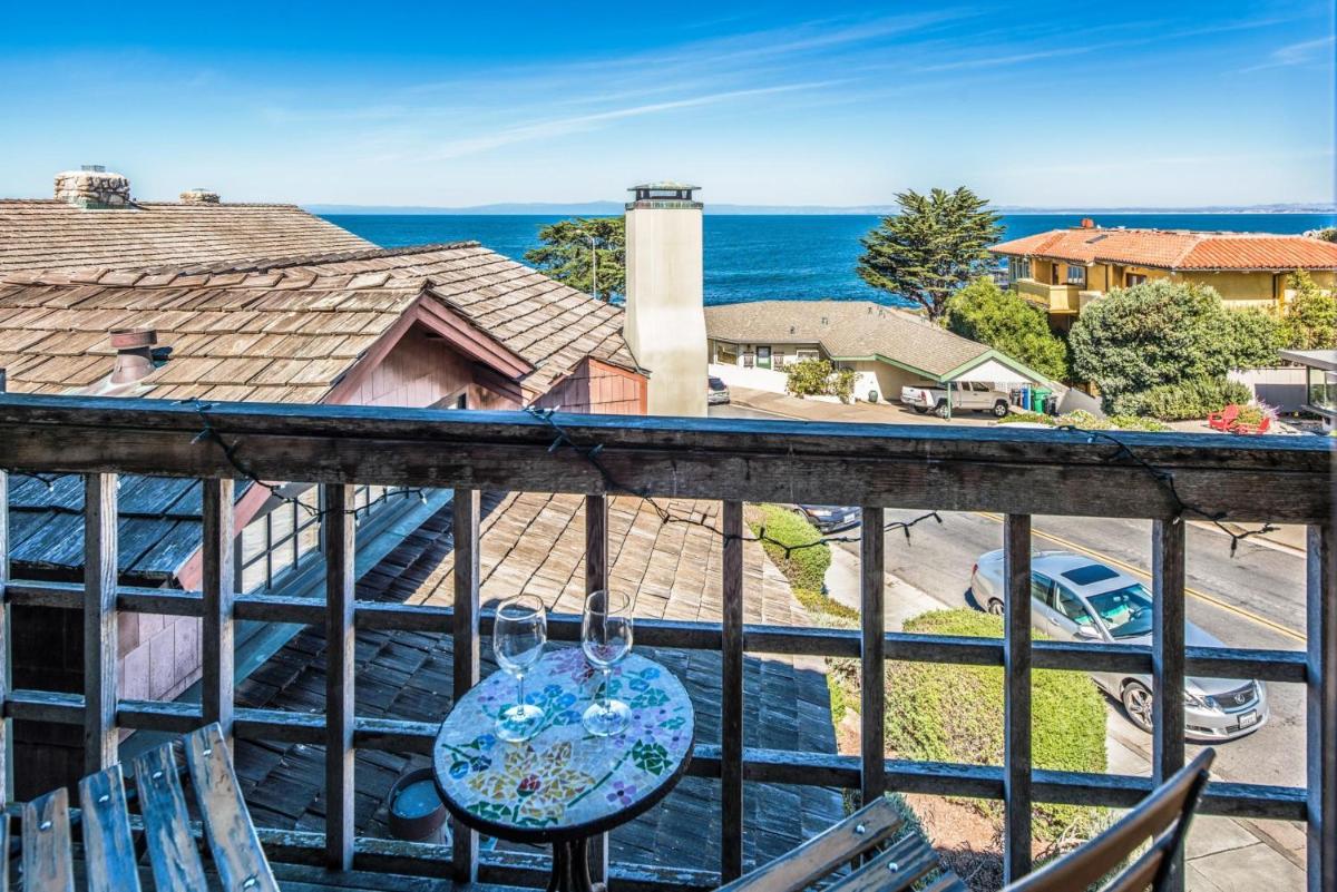 3263 Villa by the Sea - Housity