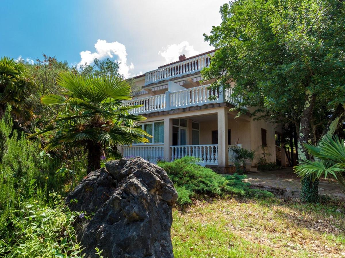 Spacious Apartment in Malinska with Terrace - Housity