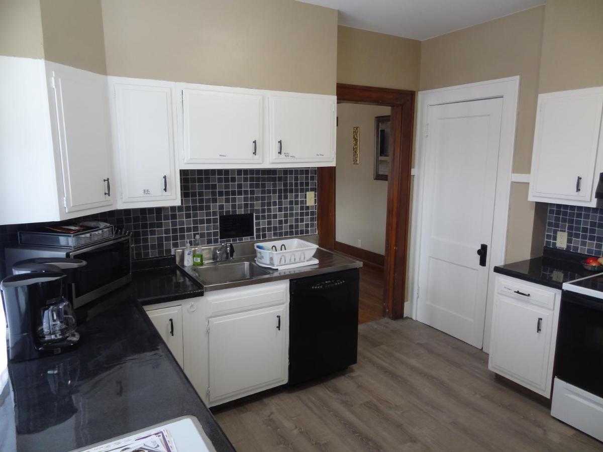 Covered By Faith Rentals Downtown -Family House - Housity