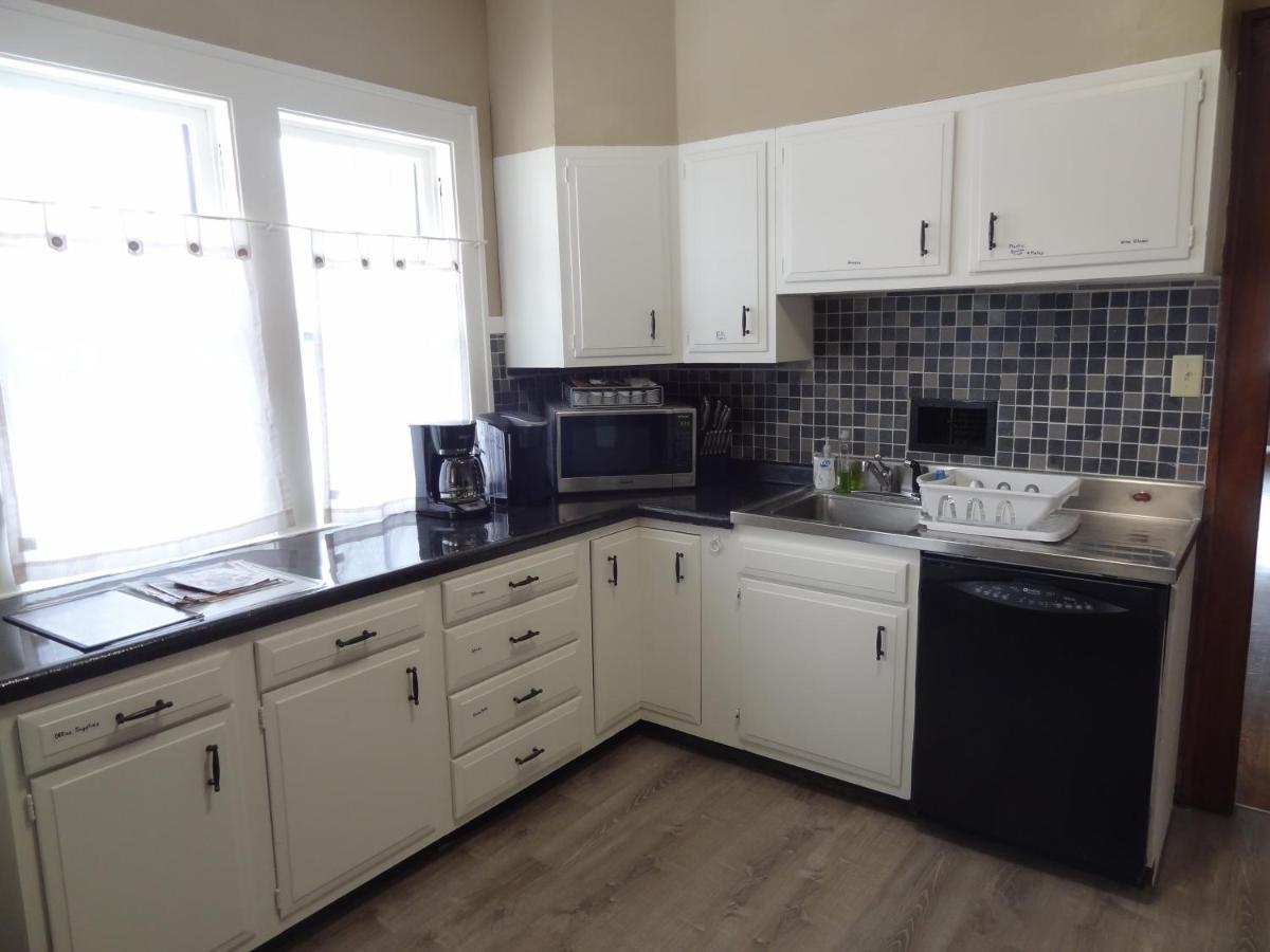 Covered By Faith Rentals Downtown -Family House - Housity