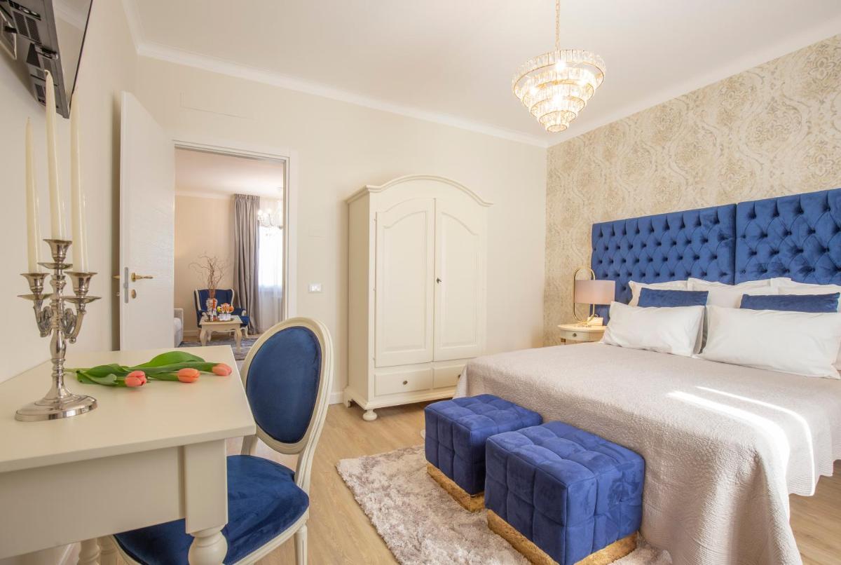 CRYS: Apartments, Holiday, Business, Blu - Housity