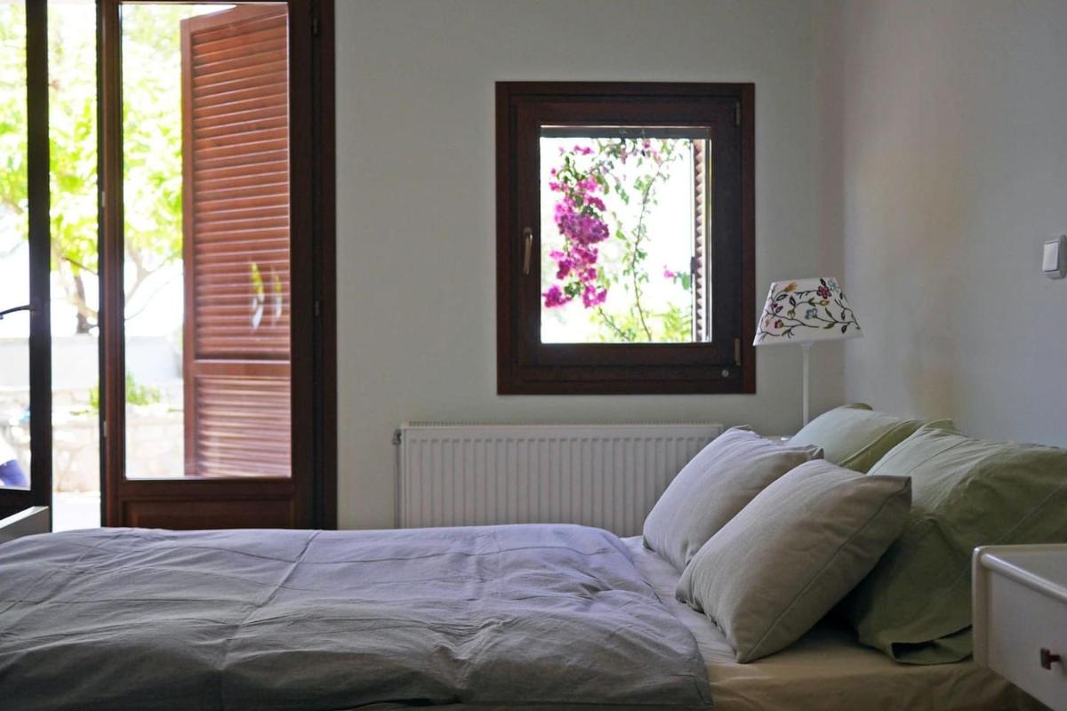 Apollo Beach House - Housity