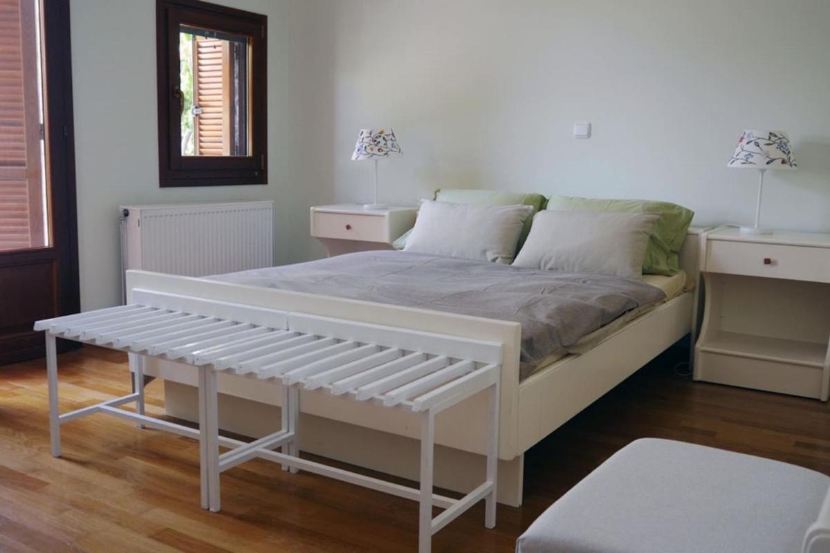 Apollo Beach House - Housity
