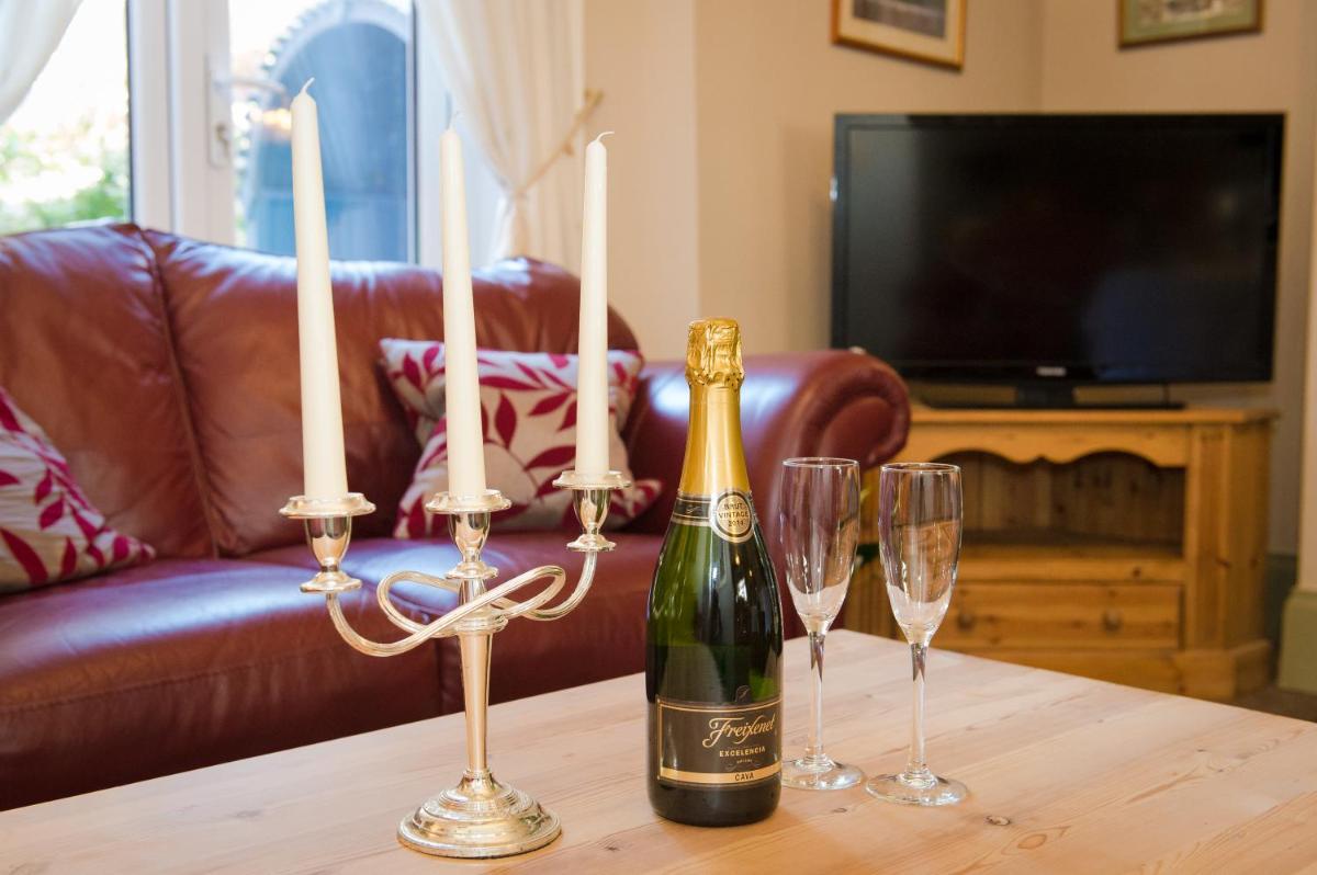 Victoria House Room Only Accommodation - Housity