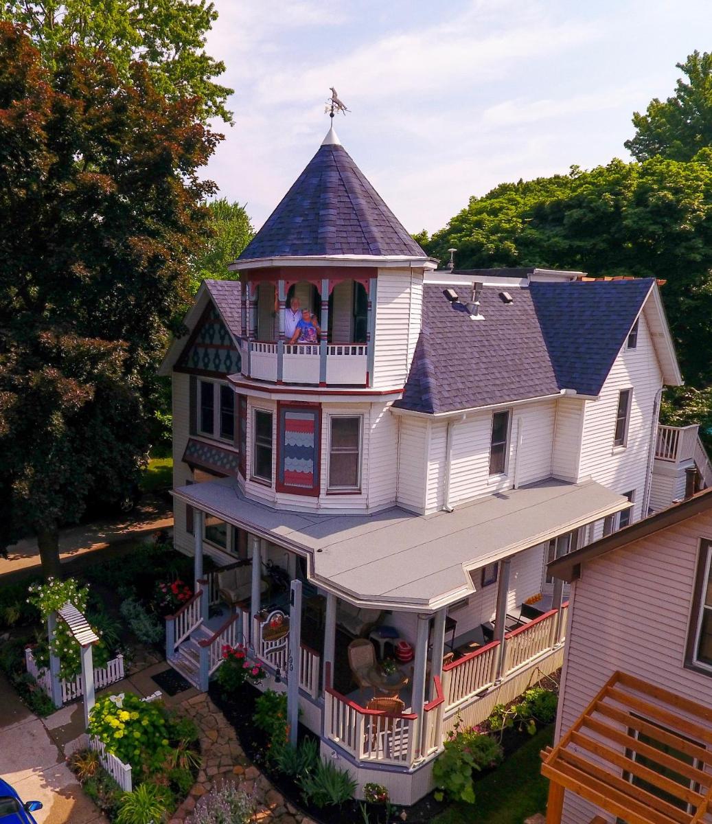 Bondy House Bed & Breakfast - Housity