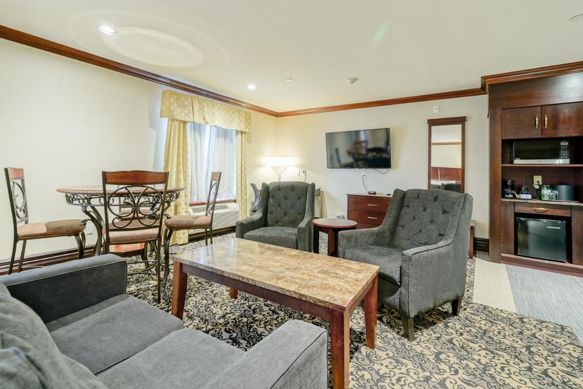 Suitetrails - Woodbine Hotel & Suites