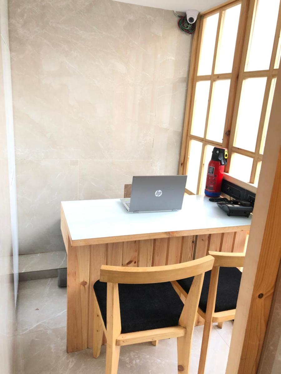 Hotel Rooms Dadar near Station - Housity