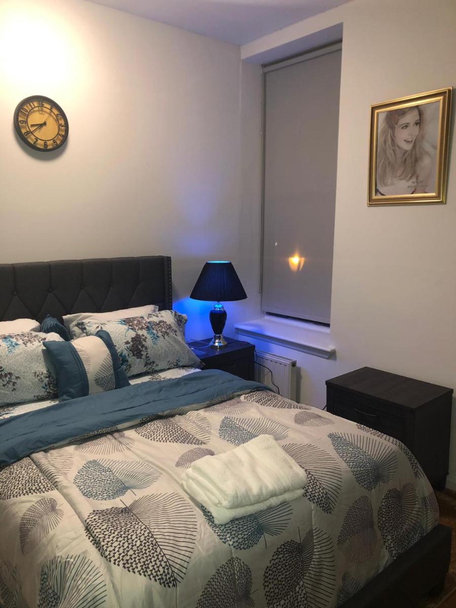 BiverlyHills Holiday Home - Housity