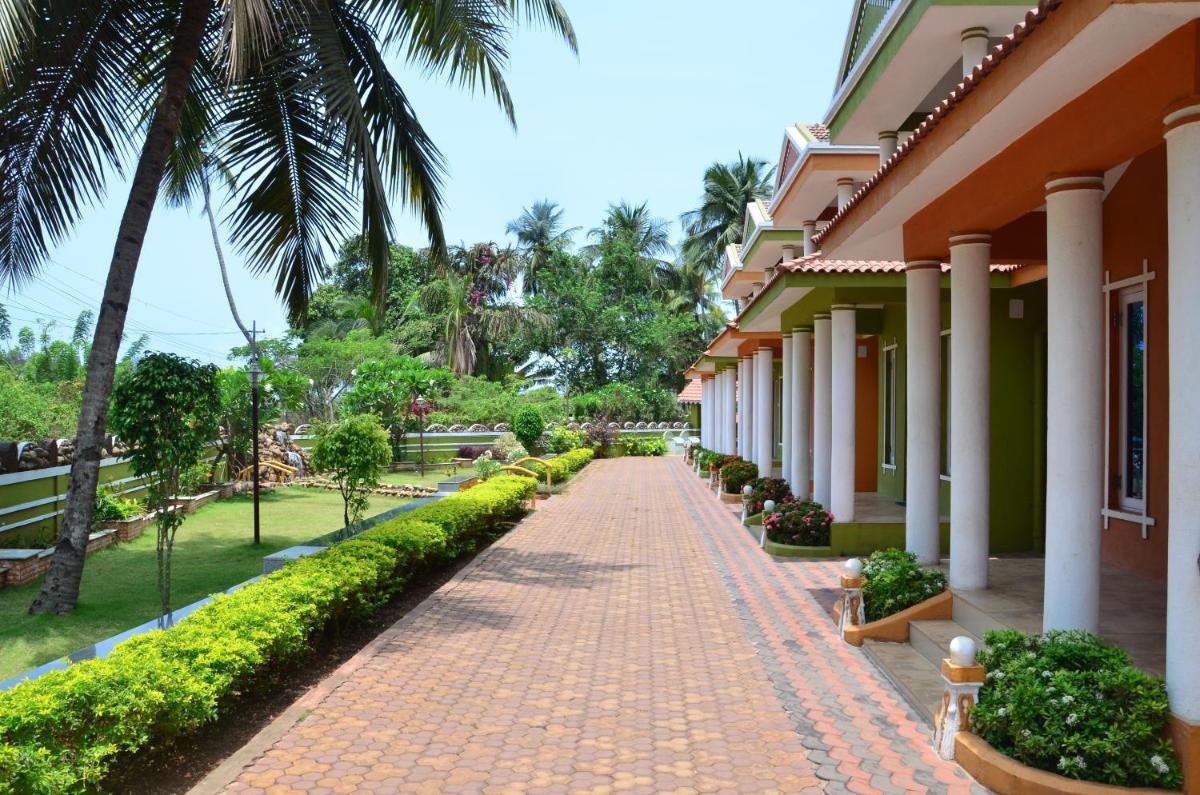 A's Holiday Beach Resort - Housity