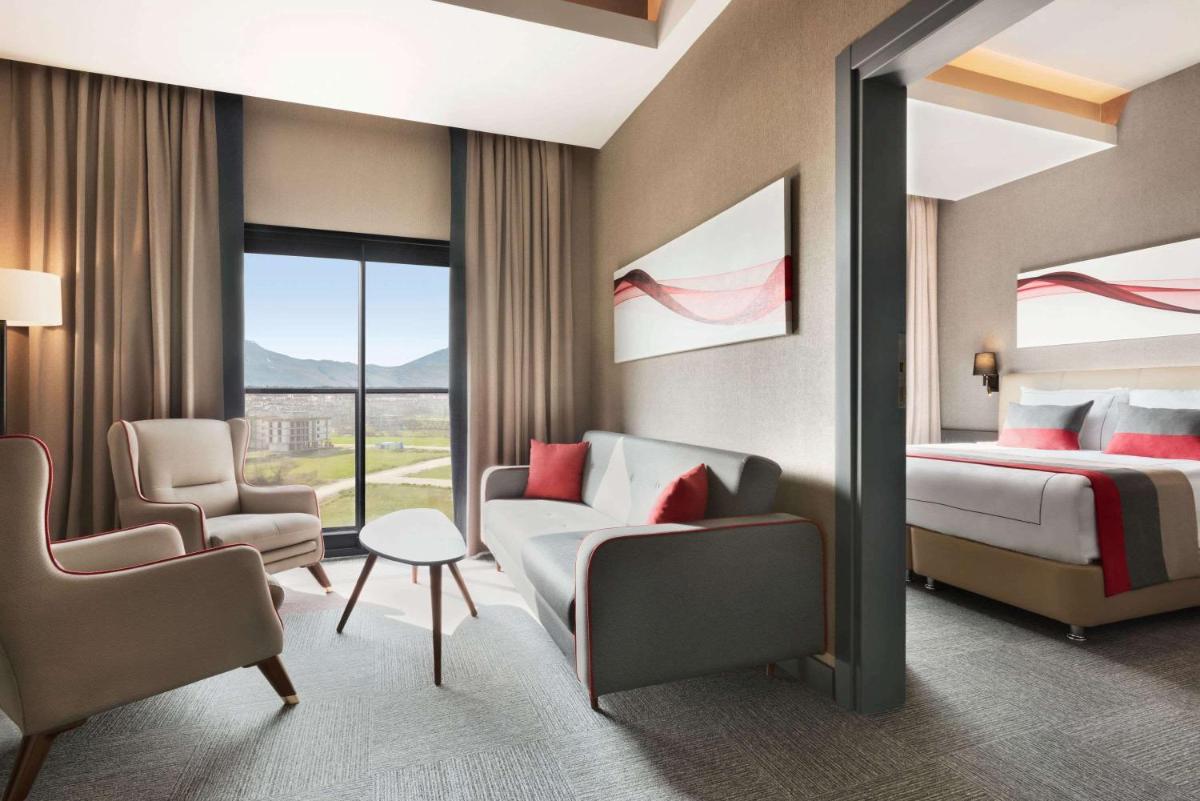 Ramada By Wyndham Tire - Housity