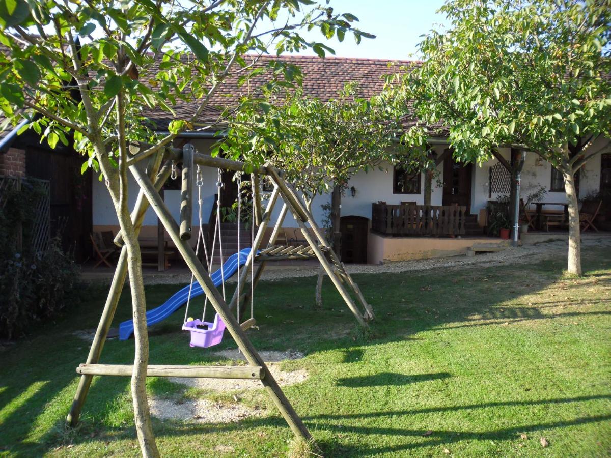 Ferencz Porta - Housity