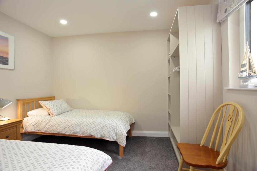 Apartment 10, SOUTH PIER, 13-14 Kerr Street, - Housity