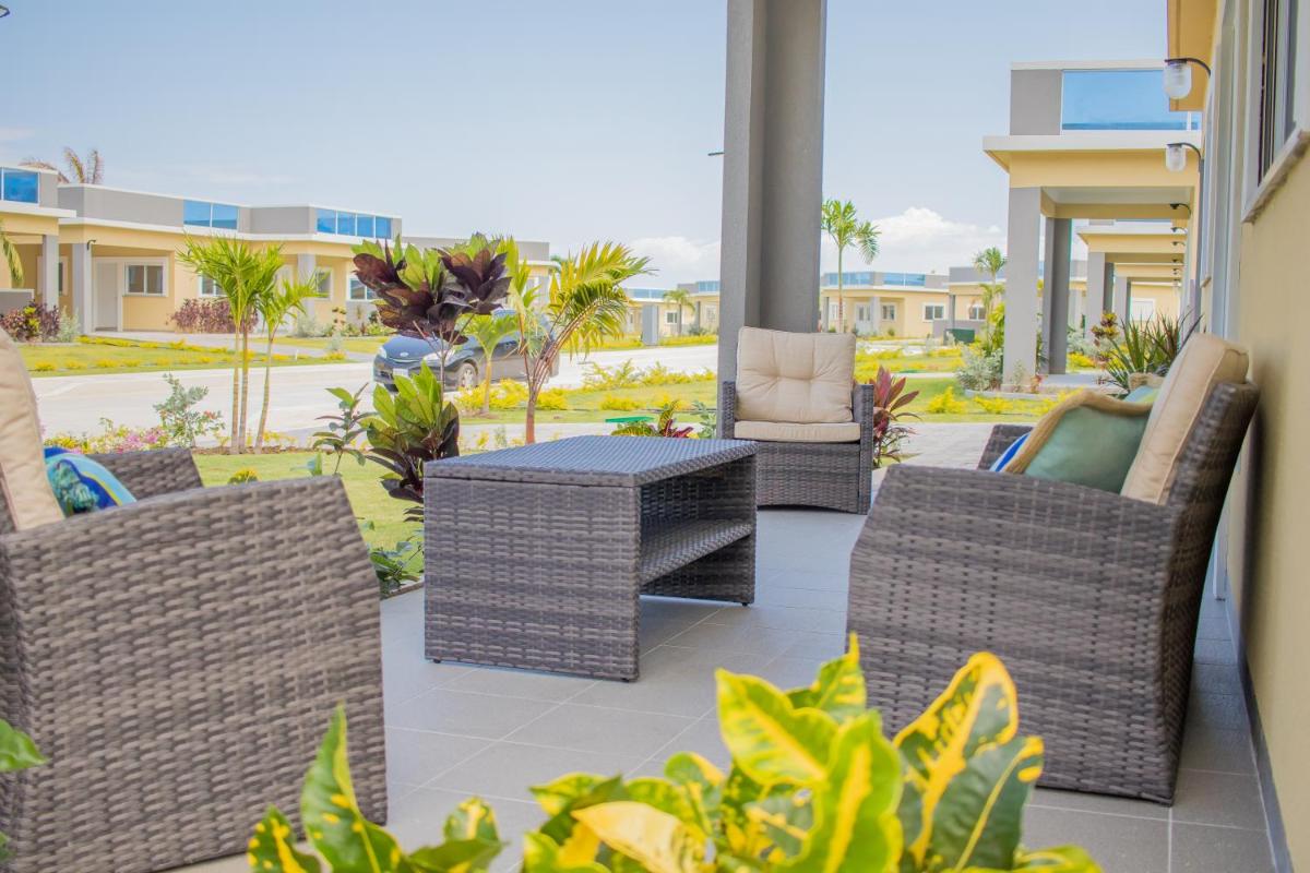 Suitetrails - The Marina Villa de Sonja