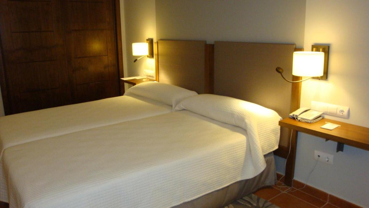 Cama o camas de una habitación en Parador de Lorca