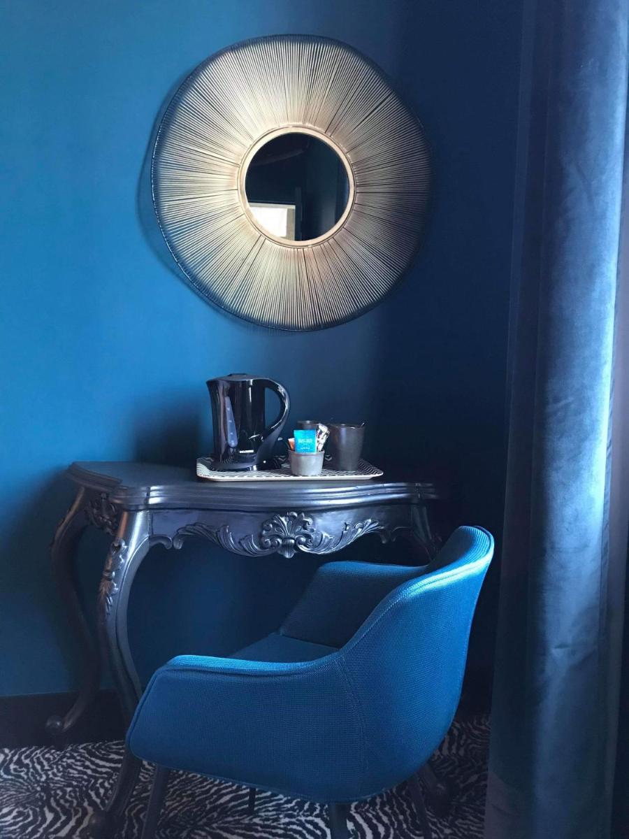 Coin salon dans l'établissement La villa 10 HÔTEL SPA