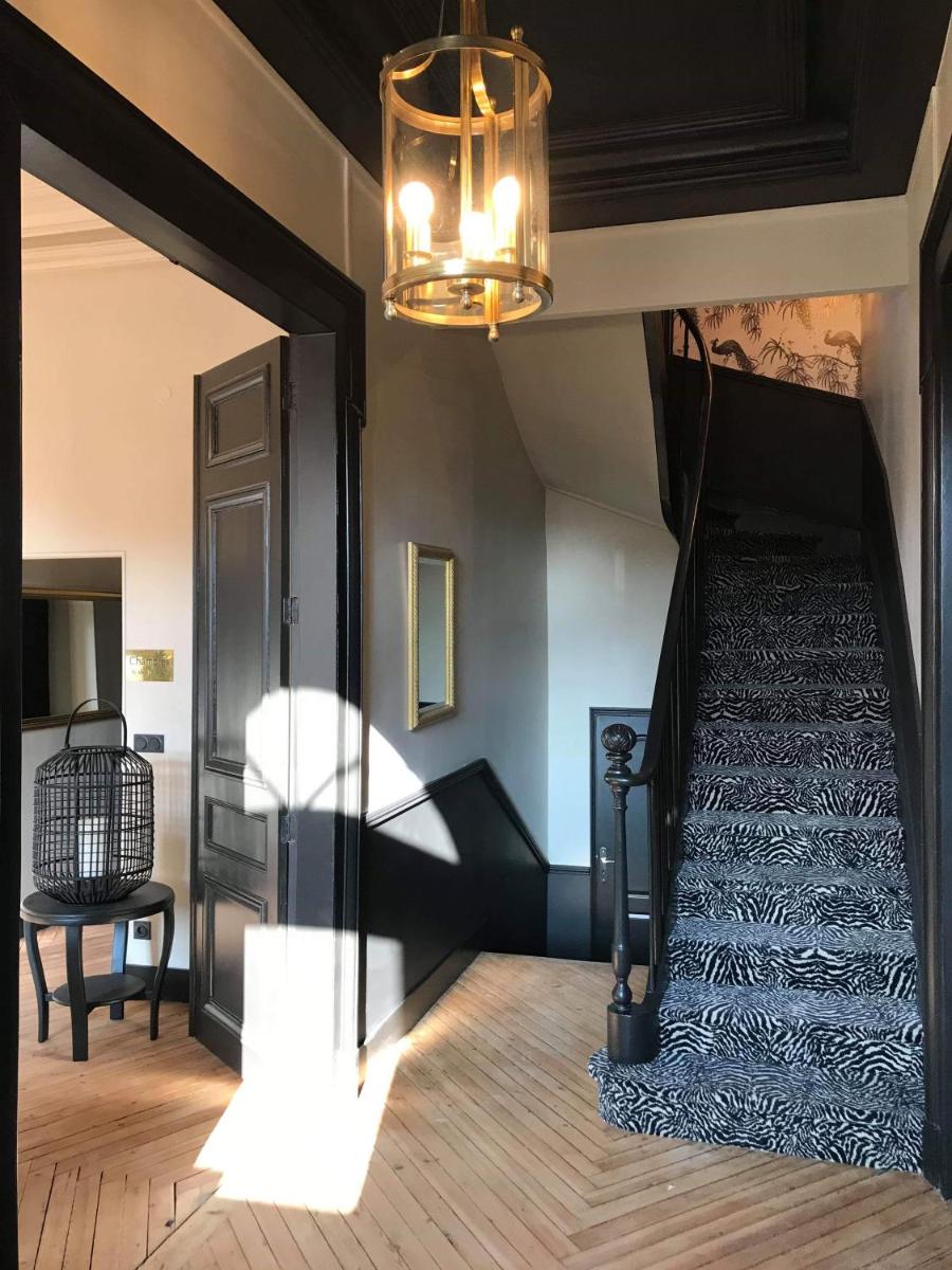 Coin salon dans l'établissement La villa 10 HÔTEL SPA
