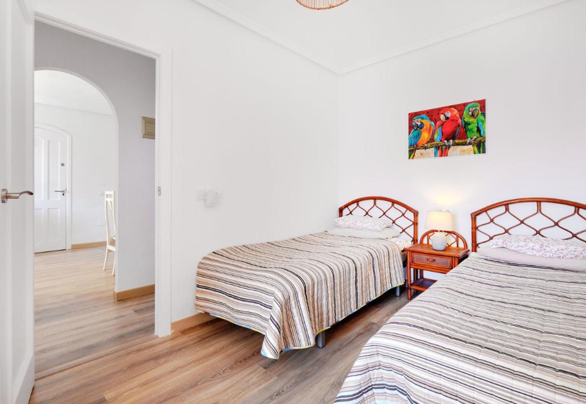 Pueblito La Zenia Beach - Housity