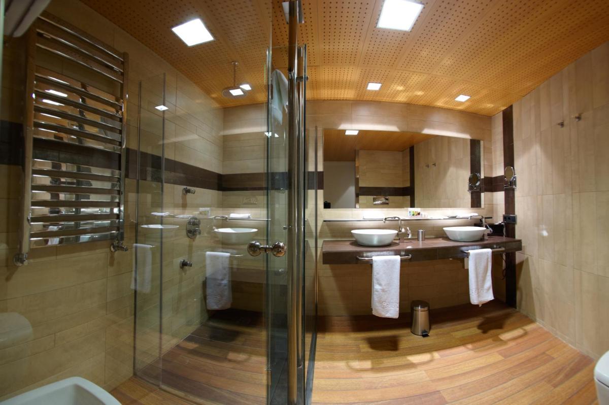 Hotel Eguren Ugarte - Housity