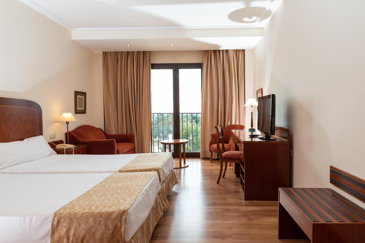 Cama o camas de una habitación en Termes Montbrio Hotel & Spa