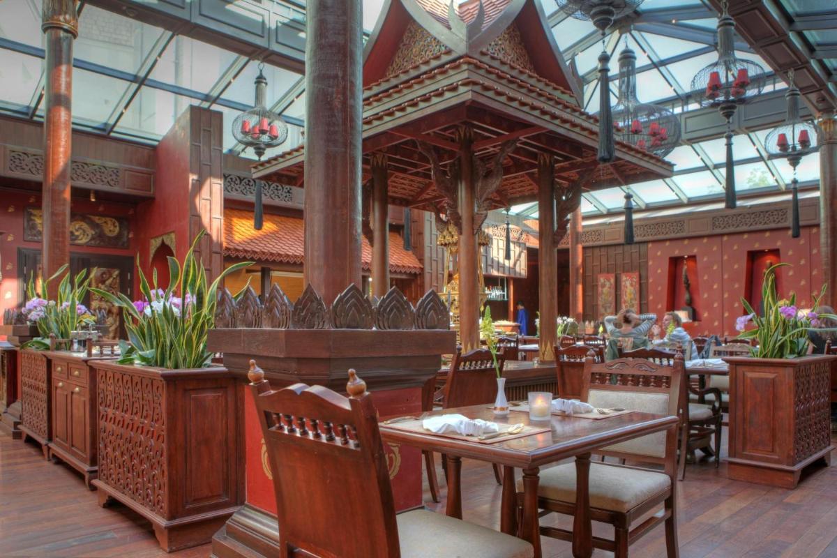 Ein Restaurant oder anderes Speiselokal in der Unterkunft SEETELHOTEL Ahlbecker Hof das elegante Traditionshotel & ruhiger Rückzugsort an der Ostsee
