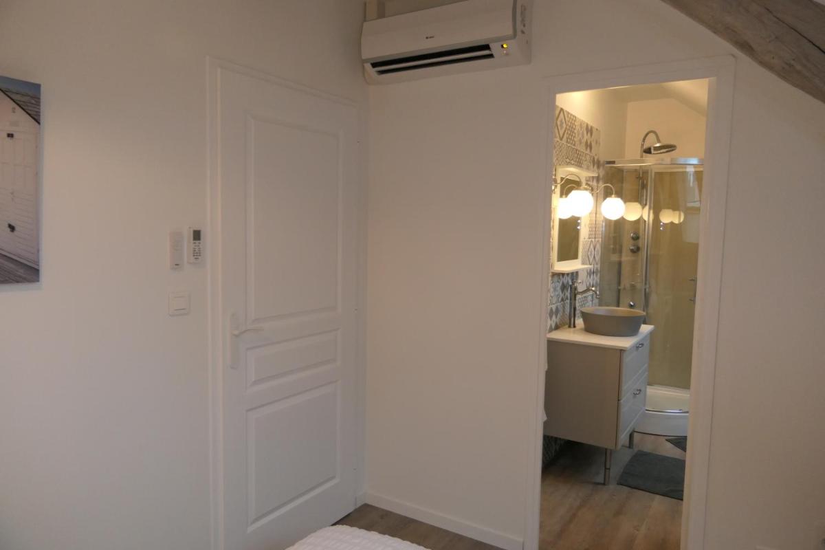 La maison Virginie appartements de 1 à 5 pers cosy central clim parking proximité port - Housity